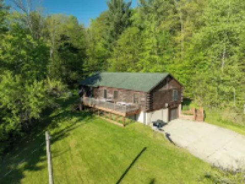Tranquil cabin in charming Machias close to Ski Resorts