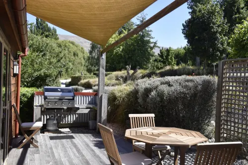 Burn Cottage Retreat Hotels in Cromwell