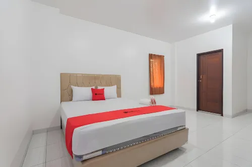 RedDoorz at Vall Guest House Balikpapan Hotels in North Balikpapan