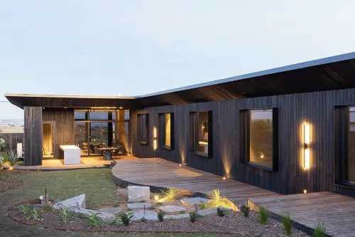 Cliff Top Beach House Hotels in Wonthaggi