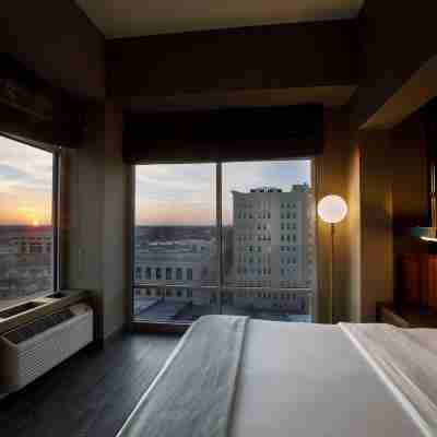 Cyrus Hotel, Topeka, a Tribute Portfolio Hotel Rooms