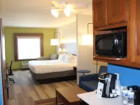 Holiday Inn Express & Suites MANSFIELD by IHG Hotels in Mansfield