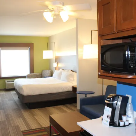 Holiday Inn Express & Suites MANSFIELD by IHG