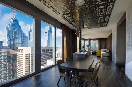 W Philadelphia Отели рядом с достопримечательностью «Фонд наследия химических наук»