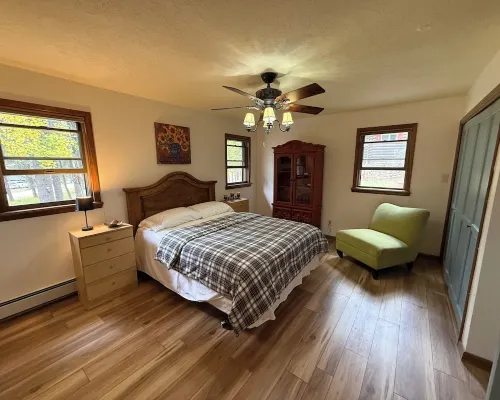 Newly Renovated, Near Country Club and Ski Resort, fiber internet & Hot tub* Hotels in Angel Fire