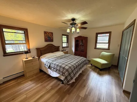 Newly Renovated, Near Country Club and Ski Resort, fiber internet & Hot tub*