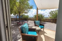 Spacious 3 bedroom 2.5  bath with 3 living areas