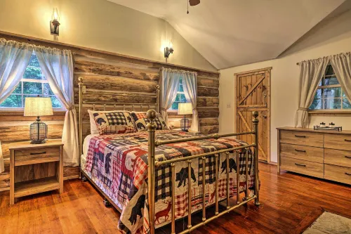 Cabin w/ Trails + Creek! 23 Mi to Camelback Slopes - 3-Star