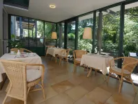 Hotel Martha Dresden Отели рядом с достопримечательностью «Площадь Альбертплац»