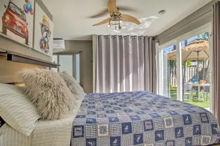 1 Mi to Deerfield Beach: Stylish Studio w/ Pool! Отели рядом с достопримечательностью «Парк Дирфилд Айленд»