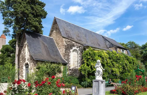 昂熱曼恩湖諾富特酒店