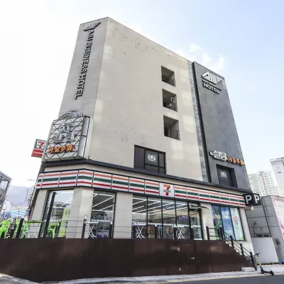 Aju Business Hotel Отели рядом с достопримечательностью «Колледж Кодже»