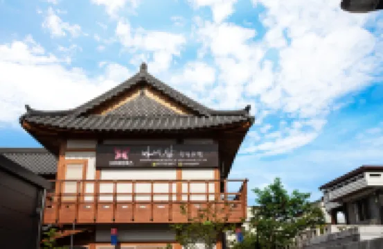 Navijam Hanok Hotel 慶基殿周辺のホテル