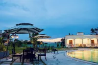 Royale De' Casa Resort Kaziranga - Pools
