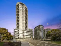 Phillip 2-Bed: Chic Interiors, Amazing Amenities