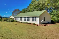 Peaceful & Convenient Country Retreat in Lexington - 3-Star
