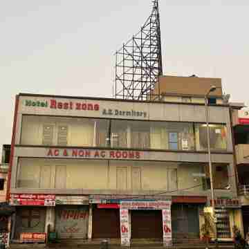 Rest Zone A.C. Dormitory Hotel Exterior
