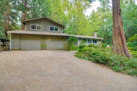 Walk to Beach + Village: Bainbridge Island Gem!