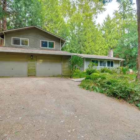 Walk to Beach + Village: Bainbridge Island Gem!