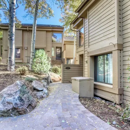 Snow Creek 1557 - Pool & Hot Tub + Ski-in/ski-out