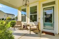 Coastal Home w/ Yard < 1 Mi to Old Town Bluffton! - 3-Star