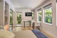 Menlo Park Studio ~ 2 Mi to Stanford University Hotels in Menlo Park