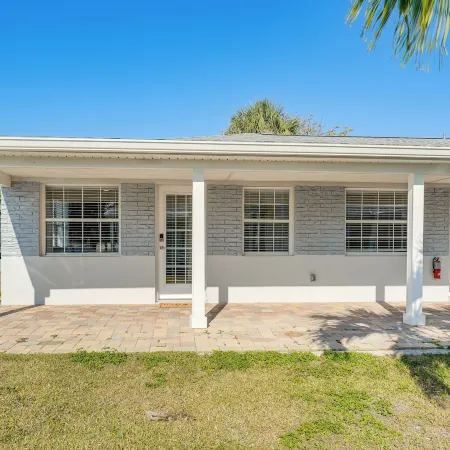 Madeira Beach Condo w/ Patio, Walk to Gulf!