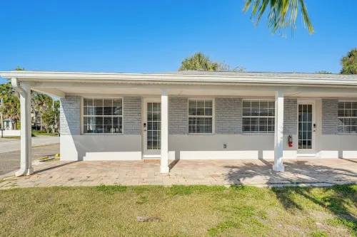 Madeira Beach Condo w/ Patio, Walk to Gulf! - Bãi đậu xe