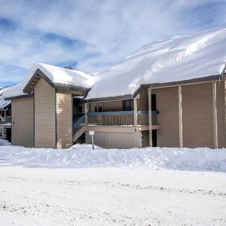Steps to Ski Lifts - Condo w/ Walk-Out Patio!