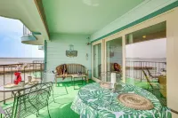 Resort-Style Lake Conroe Retreat w/ Balcony & View - balcony