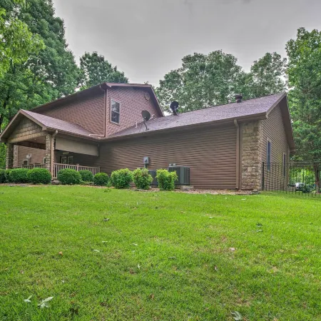 Spacious Family Home w/ Fire Pit on Norfork Lake!