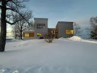 Luxury Mountain Top House , Hot Tub, Fire Pit & Panoramic Stratton Views