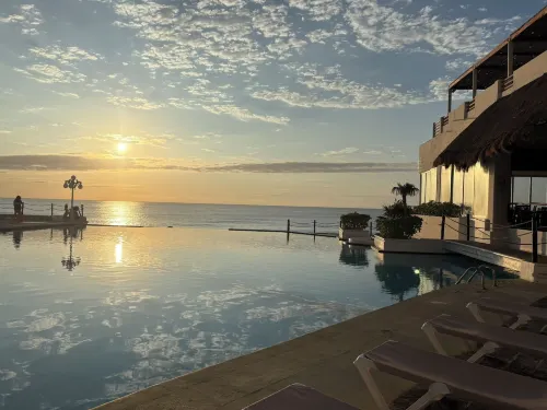 Cancun Plaza Condo Apartment - Homestays