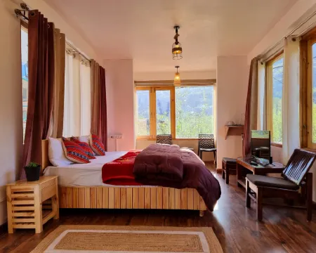 The Bunker Burwa Manali Hotels in Kullu District