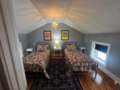 Historic 1867 Fox Mansion: Chef’s Kitchen, A/C, across from the swimming Quarry ラシーンのホテル