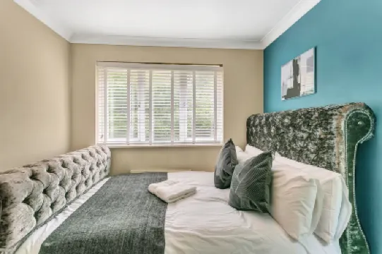 5 Bedroom Contractor Relocation Stay with Fast Wifi Weekly & Monthly Surrey Hoteles en 