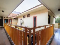 Rehat at Wahidin Guest House Hotels in Kejaksan