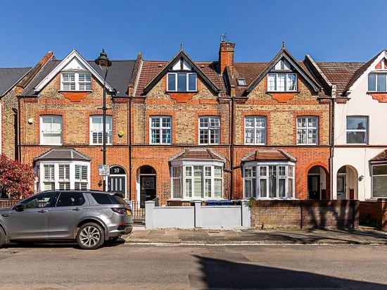 Chic Garden Flat in Leafy Ealing
