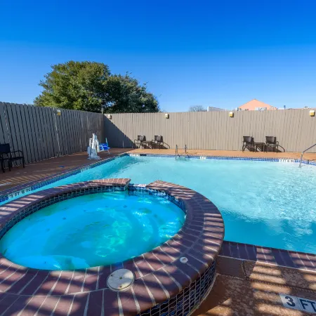 Holiday Inn Express & Suites BASTROP by IHG