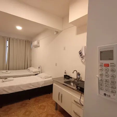 WeStay Hotel - Unidade 2 Отели рядом с достопримечательностью «Итайм-Биби»