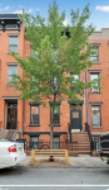 Spacious Apartment Steps From NYC, Free Parking