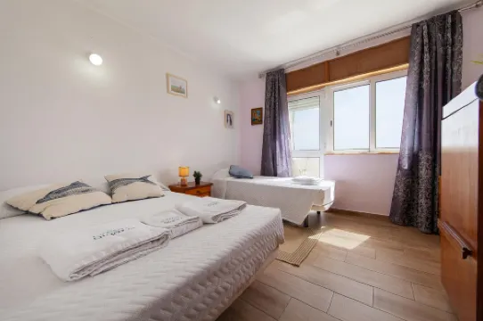 B83 - Calheta Terrace View Apartment