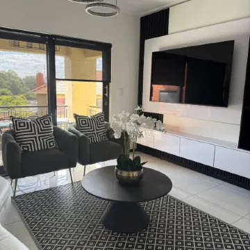 2 Bedroom Apartment Near Monte Casino