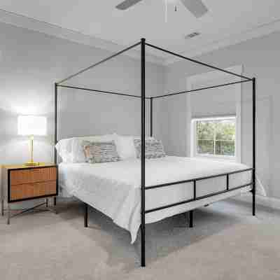 5 Units w/ Free Parking Walkable Historic District The Juliette by Avantstay Rooms