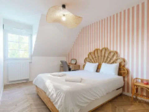 Elegant Family Home Near Deauville Hotels in Saint-Arnoult