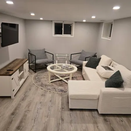 Cozy East Hill 2026!