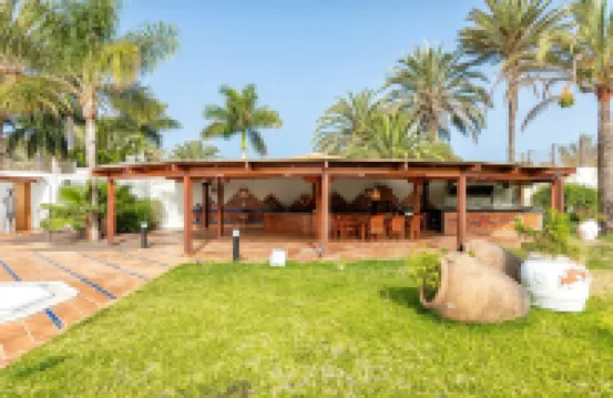 Bungalow in Maspalomas Near Golf & Beach