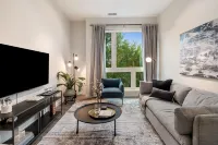 Lux 2BR Apt Downtown at Yale