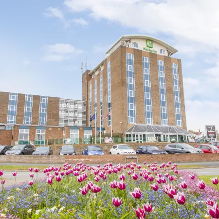 Holiday Inn KENILWORTH - WARWICK by IHG Отели рядом с достопримечательностью «Бизнес-парк Stoneleigh Park»