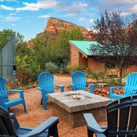 Grand Chapel Estate - Pool, Pickleball & Stunning Red Rock Views